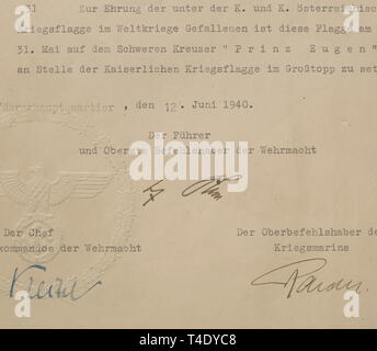 Ein Führer von Der Schwere Kreuzer "Prinz Eugen" farbig bedruckt naval Fahnenstoff, der linken Seite beschriftete 'Stehen. d. Führ. 1,5 x 1,5' mit naval Abnahme Stempel. Farbe - frisch, leicht fleckig, Kleine Motte Spuren. Inbegriffen ist die Fahne Anzeige Dekret für die "Prinz Eugen" für die Zukunft memorial Tage der Schlacht von Jütland (tr)" zu Ehren der diejenigen, die in der Tätigkeit in der Welt Krieg unter der Kaiserlichen und Königlichen österreichischen Flagge getötet wurden, am 31. Mai dieses Flag wird auf die wichtigsten topmast anstelle des Imperial war Flag an Bord der Schwere Kreuzer "Prinz Eugen". Führer H20, Editorial-Use - Nur Stockfoto