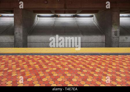 Anzeigen von Lionel Groulx Metro Station, Montreal Stockfoto