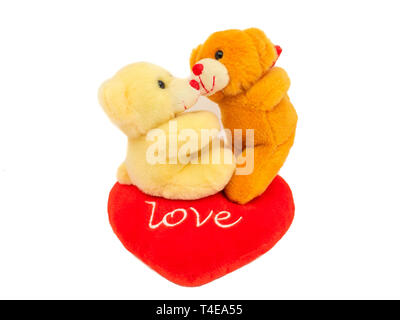 Zwei Plüschtiere Teddybär mit roten Herzen auf weißem Hintergrund Stockfoto