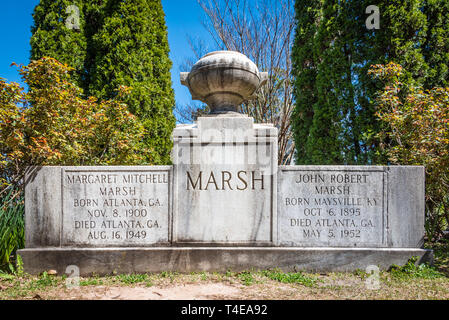 Historic Oakland Friedhof Grab der amerikanischen Schriftstellerin Margaret Mitchell (mit dem Wind) in Atlanta, Georgia. (USA) Stockfoto