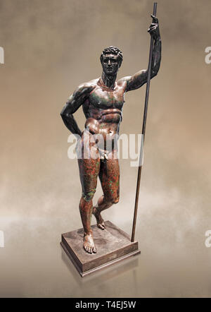 Seltene griechische Bronzestatue Wie die hellenistischen Prinz, ein 2 Cent BC Hellenistic bronze, einer der wenigen in Existenz bekannt. Die Abbildung lehnt sich mit i Stockfoto