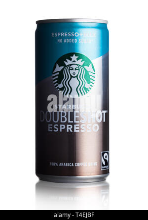 LONDON, Großbritannien - 15 April, 2019: Aluminium kann von Starbucks doubleshot Espresso auf Weiß Stockfoto
