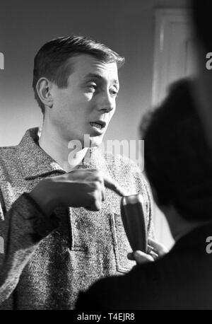 Ein Vortrag am Abend des russischen Dichters Yevgeny Yevtushenko findet am 21. Januar 1963 in München. Das Bild zeigt Yevgeny Yevtushenko ein Interview. | Verwendung weltweit Stockfoto