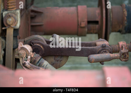 Puffer und Kettenkupplung auf alten Zug Stockfoto