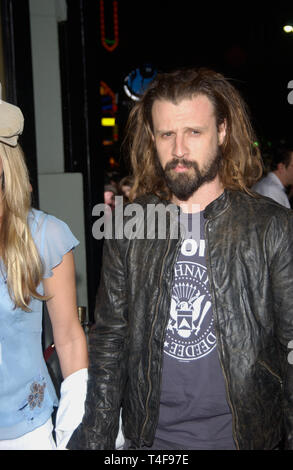 LOS ANGELES, Ca. April 22, 2004: Rob Zombie bei der Weltpremiere von Godsend, an der chinesischen Theater, Hollywood. Stockfoto