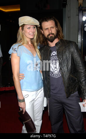 LOS ANGELES, Ca. April 22, 2004: Rob Zombie bei der Weltpremiere von Godsend, an der chinesischen Theater, Hollywood. Stockfoto