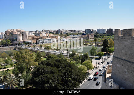 Turia Gärten, Valencia. Von dem Fluss, der die Stadt bis in die 1950er Jahre zweiteilen erstellt. Spanien April 2019 Stockfoto