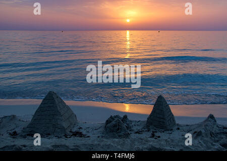 Einen schönen Sonnenaufgang auf der Insel Mallorca Im Mittelmeer Stockfoto