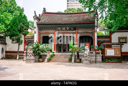 25. April 2018, Wuhan China: Eingang der Qingchuan Pavillon und Tempel von Yu der Große in Wuhan Hubei China Stockfoto