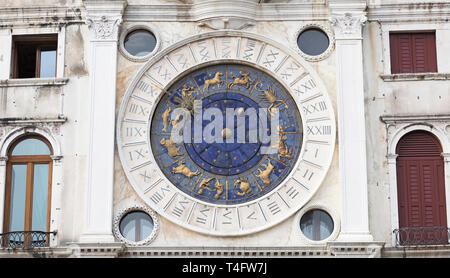 Astronomische Uhr, St Mark's Uhrturm (Torre dell'Orologio), St Mark's Square, Venedig, Italien Stockfoto