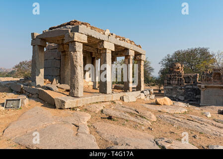 Tempel auf Kampa Bhupa Weg, Hampi, Indien Stockfoto