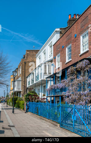 Untere Mall neben dem Fluss Themse in Hammersmith ist Teil der Thames Path National Trail. Stockfoto