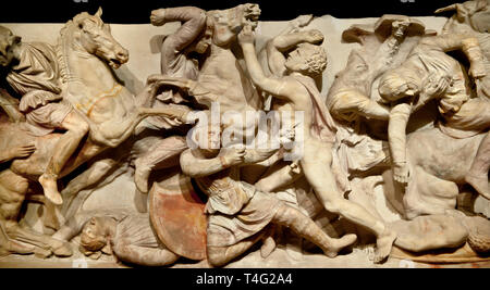 Griechische relief Skulpturen eines Schlacht auf Alexanders des Großen (Alexander III. von Makedonien) 4 Cent BC. Sarkophag gekalbt aus Pentelic Marmor aus dem R Stockfoto