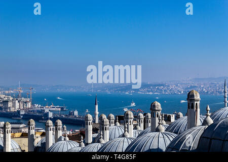 Istanbul Panoramaaussicht, Moschee Kuppeln und Minaretten Bosporus Stockfoto