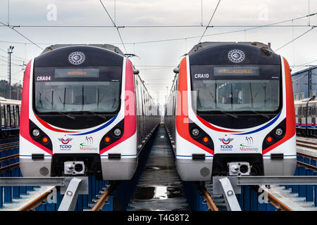 Halkali, Istanbul/Türkei - 02 März 2019: halkali Marmaray Marmaray Züge im Bahnhof Stockfoto