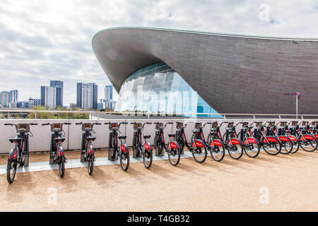 London Aquatics Centre, Queen Elizabeth Olympic Park, Stratford, London, England, Vereinigtes Königreich. Stockfoto