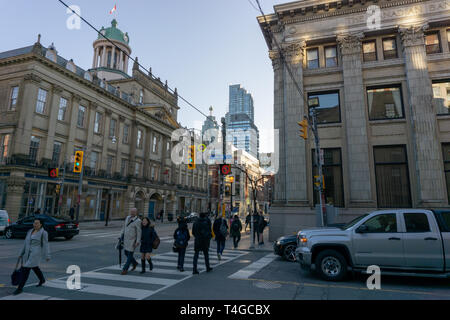 Der Schnittpunkt der König & Jarvis st gehört zu der Altstadt - das erste Viertel von Toronto. Es gibt viele historische Gebäude, die man gesehen haben muss! Stockfoto