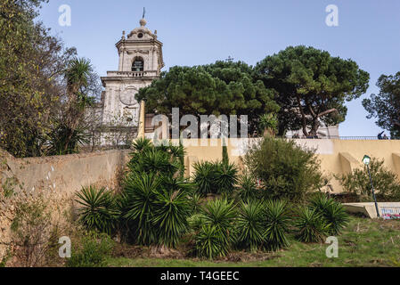 Graca Kirche und Kloster in Lissabon, Portugal, Ansicht von Iew von Jardim da Cerca da graca Park Stockfoto