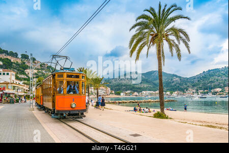 Port de Soller, Mallorca, Spanien - Oktober 13, 2017: berühmte Straßenbahn tren von Port de Soller, Palma De Mallorca, Spanien Stockfoto