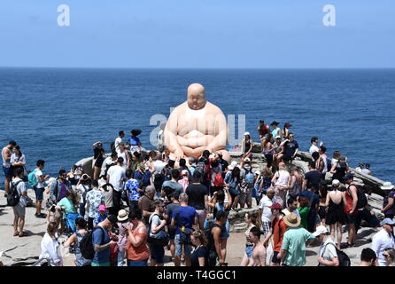 Sydney, Australien - Nov 4, 2018. Mu Boyan: Horizont. Skulptur am Meer entlang der Bondi, Coogee Spaziergang entlang der Küste ist der weltweit größte frei der Publi Stockfoto