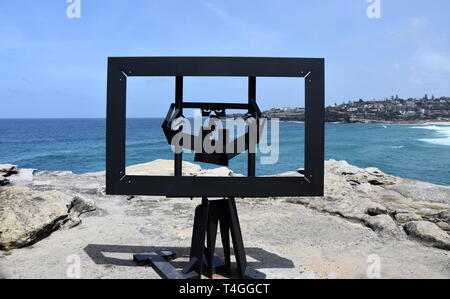 Sydney, Australien - Nov 4, 2018. Michael Snape: Freiheit. Skulptur am Meer entlang der Bondi, Coogee Spaziergang entlang der Küste ist der weltweit größte frei Stockfoto