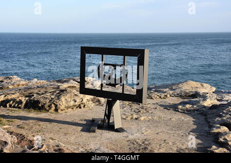 Sydney, Australien - Oct 23, 2018. Michael Snape: Freiheit. Skulptur am Meer entlang der Bondi, Coogee Spaziergang entlang der Küste ist der weltweit größte frei Stockfoto