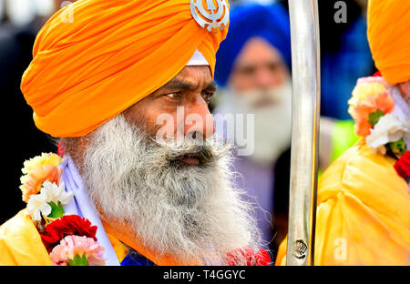 Gravesend, Kent, Großbritannien. 13. April. Vaisakhi (oder Baisakhi/Vaishakhi/Vasakhi) jährliche Sikh Festival der Punjabi neues Jahr. 2019 Stockfoto