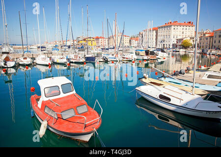 Kleine Boote in Küstengebieten, Piran günstig Stockfoto