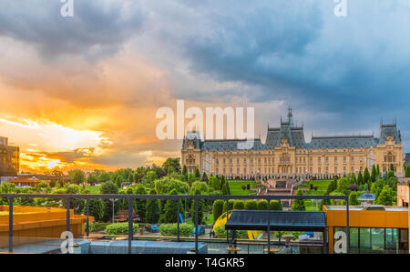 Landschaft mit sunett der zentralen Platz in Iasi Stadt, Moldavien, Rumänien Stockfoto