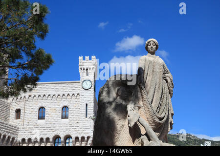 Prince Albert ich Statue, die Fürsten Grimaldi Palace, Royal Palace, Monaco, Cote d'Azur, Mittelmeer, Europa