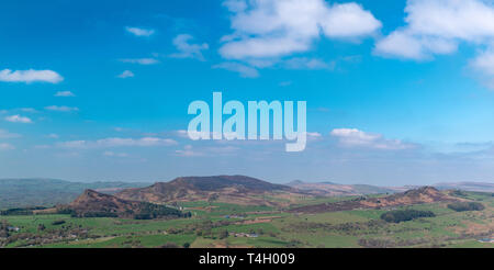 Panoramablick auf die Kakerlaken, Henne Cloud und Ramshaw Felsen, Staffordshire, Peak District National Park. Stockfoto