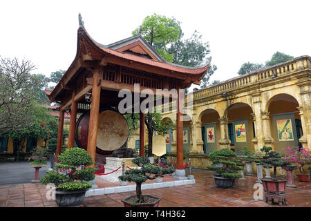 Drum, Thăng Long Kaiserliche Zitadelle, Hanoi, Vietnam, Asien, UNESCO Weltkulturerbe Stockfoto