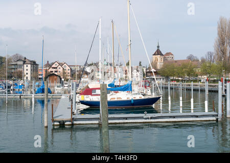 Aarbon, SG/Schweiz - April 7, 2019: Blick auf den Hafen und die Altstadt von Arbon am Bodensee in der Schweiz Stockfoto