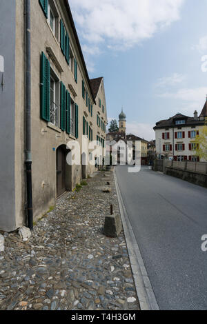 Maienfeld GR/Schweiz - April 13, 2019: historische Schweizer Dorf Maienfeld mit dem Stadtzentrum und Kirchturm Stockfoto