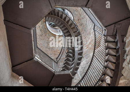 Blick auf der Treppe innerhalb des Torre Dei Lamberti, Verona Stockfoto