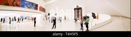 Blick auf den Eingang des Soumaya Museum in Mexiko Stadt Stockfoto