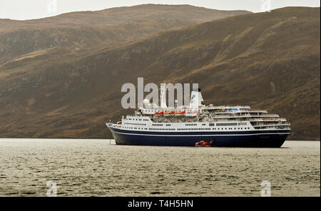 CMV-MARCO POLO CRUISE LINER verankert in Loch Broom aus ULLAPOOL SCHOTTLAND Stockfoto