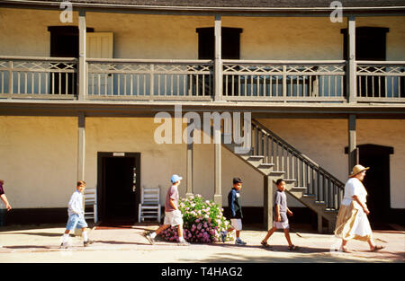 Ventura California, Olivas Adobe Historic Park, erbaut 1847 Arbeits Ranchero Führer in Kostüm führt Studenten besuchen, CA107, Besucher reisen trave Stockfoto