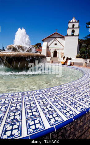Ventura California, Main Street Mission San Buenaventura, erbaut 1782, begonnen von Pater Junipero Serra Springbrunnen, fließendes Wasser, öffentliche Kunstwerke, CA114, vi Stockfoto