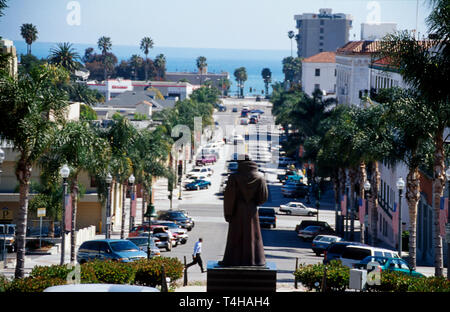 California Golden State, Südkalifornien, Pazifik, Ventura, California Street Father Junipero Serra Statue, öffentliche Kunst, Denkmal, öffentliche Kunst, Ähnlichkeit, vie Stockfoto