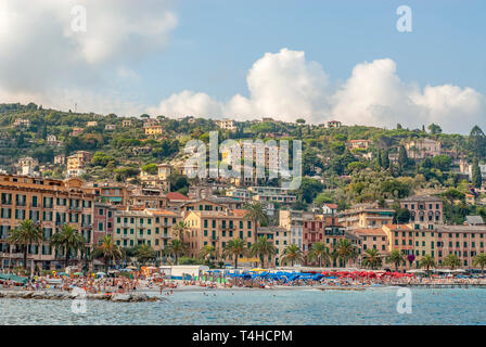 Strand und Küste von Santa Margherita Ligure, Ligurien, Nordwestitalien Stockfoto