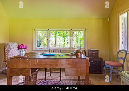 Mönche Haus (Rodmell, Sussex, England: Schreiben Zimmer im Garten der ehemaligen Heimat von Virginia Woolf - ein Zimmer des Eigenen, Stockfoto