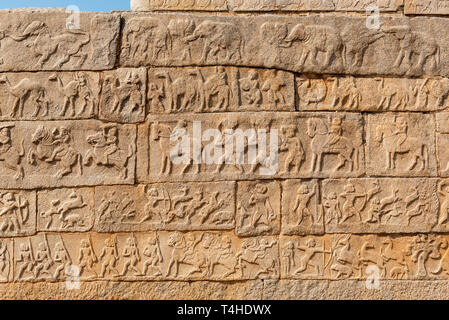 Mahanavami Dibba Wandrelief, Royal Enclosure, Hampi, Indien Stockfoto