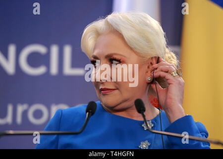 Bukarest, Rumänien, 15. April 2019: der rumänische Premierminister Viorica Dancila spricht während der gemeinsamen Pressekonferenz mit dem georgischen Amtskollegen M Stockfoto