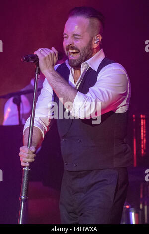 Brighton, UK. 16 Apr, 2019. Alfie Boe im Brighton Dome, Kredit: Jason Richardson/Alamy leben Nachrichten Stockfoto