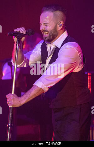 Brighton, UK. 16 Apr, 2019. Alfie Boe im Brighton Dome, Kredit: Jason Richardson/Alamy leben Nachrichten Stockfoto