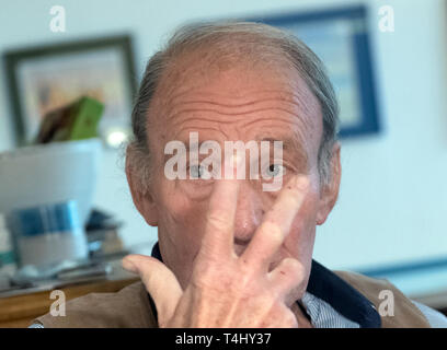 Berlin, Deutschland. 09 Apr, 2019. Schauspieler Michael Mendl. Mendl feiert seinen 75. Geburtstag. Credit: Paul Zinken/dpa/Alamy leben Nachrichten Stockfoto