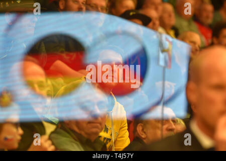 Karlovy Vary, Tschechische Republik. 17 Apr, 2019. Fans werden während der Euro Hockey Challenge Match Tschechien gegen Deutschland in Karlsbad, Tschechien, Tschechische Republik, 17. April 2019 gesehen. Credit: Goran Kubes/CTK Photo/Alamy leben Nachrichten Stockfoto