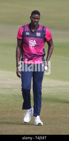 Chester Le Street, UK. 17 Apr, 2019. Jason Inhaber der Northants während der Royal London einen Tag Pokalspiel zwischen dem Durham County Cricket Club und Northamptonshire County Cricket Club Emirates Riverside, Chester Le Street am Mittwoch, den 17. April 2019. (Credit: Mark Fletcher | MI Nachrichten) Credit: MI Nachrichten & Sport/Alamy leben Nachrichten Stockfoto
