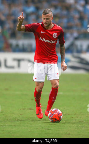 Porto Alegre, Brasilien. 17 Apr, 2019. Nal 420 zweiten Match des 2019 Gaucho Championsfinal. Match gehalten an der Grêmio Arena auf dem in der Nacht von Mittwoch (17.) in Porto Alegre, RS, Brasilien. Credit: Raul Pereira/FotoArena/Alamy leben Nachrichten Stockfoto